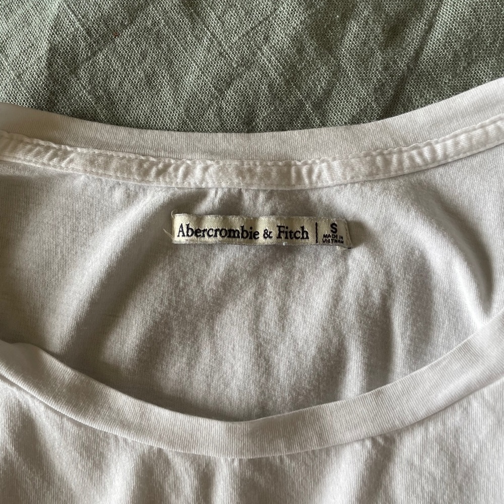 White tee - Picture 3 of 3